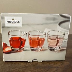 NWT Set of 6 Heart Shaped Glass Shooters